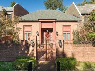 11 Chatfield Place Rd, Saint Louis, MO 63141