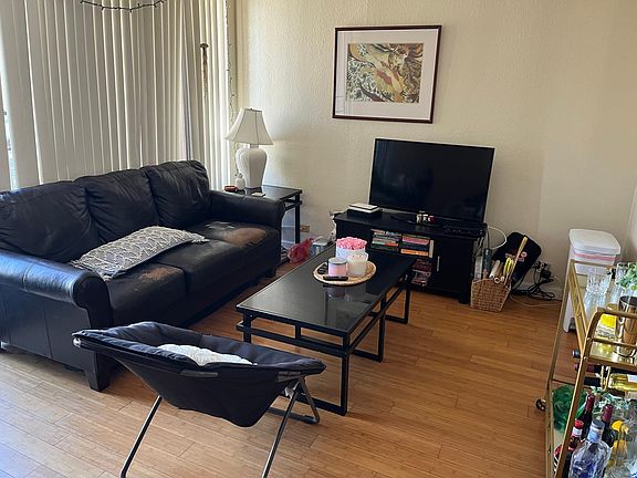5th image of 320 Liliuokalani Ave APT 1404