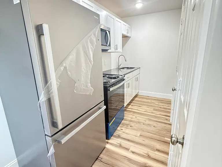 1710 Gagel Ave — Photo 4