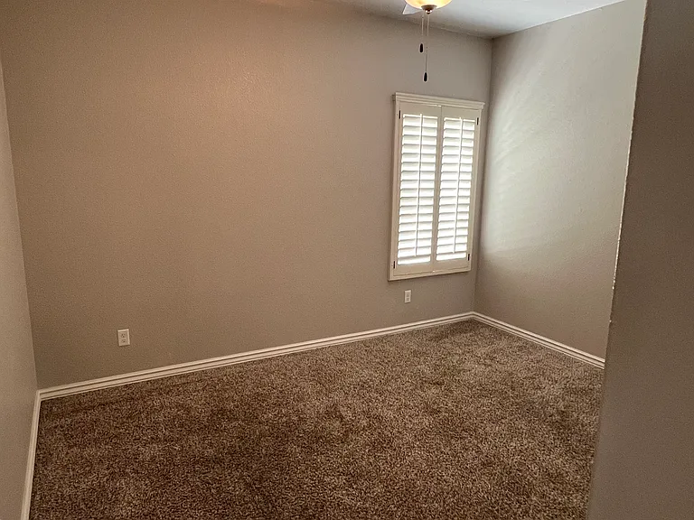 14636 Hunters Grove Ave — Photo 12