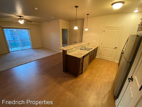 3rd image of 2724 Bobcat Dr Unit 202