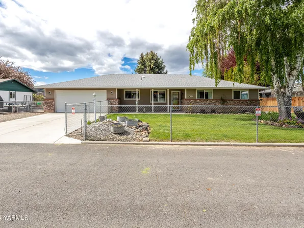 430 Suntides Blvd, Yakima, WA 98908