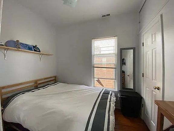 5th image of 1470 W Huron St APT 2R