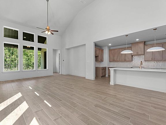 4th image of 206 Sierra Stream Ln
