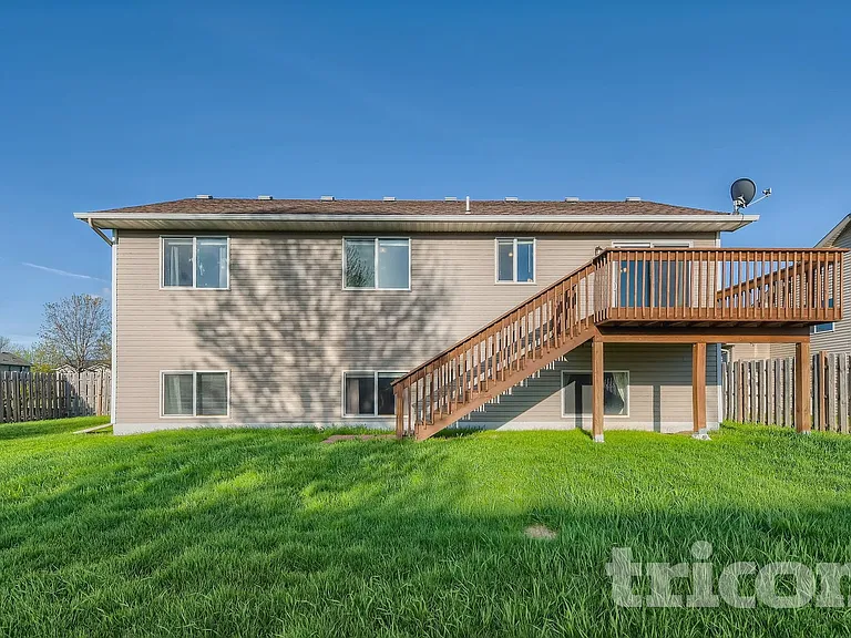 7535 Lannon Ave NE — Photo 17
