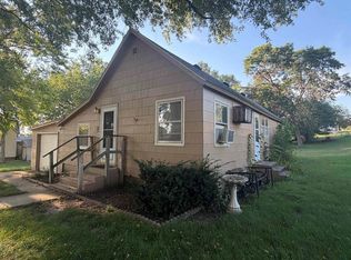 851 Iowa St, Akron, IA 51001