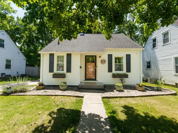 1608 Cambridge Dr, Kalamazoo, MI 49001