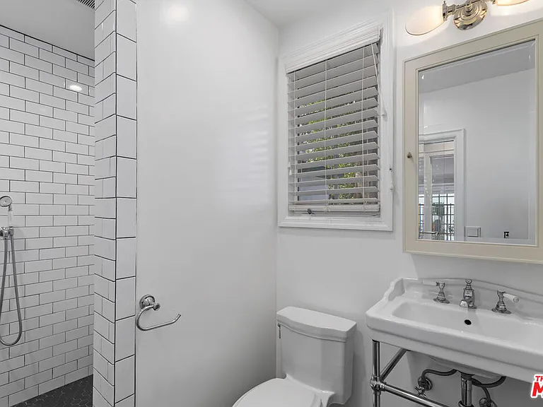 9768 W Olympic Blvd — Photo 12