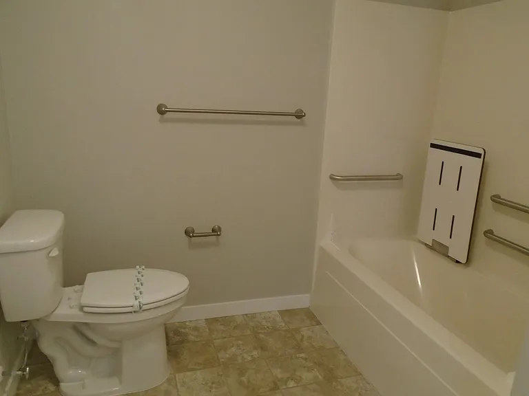 751-757 Plymouth Dr N — Photo 28