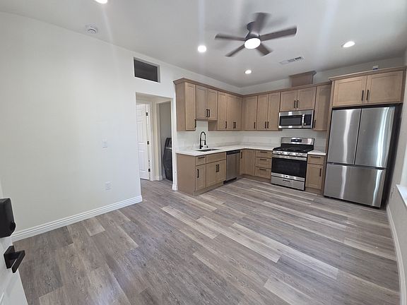4th image of 326 N Mill Valley Dr