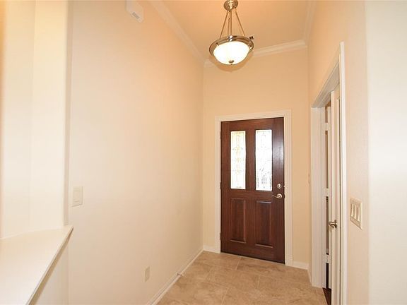 4th image of 613 Dogwood Ct