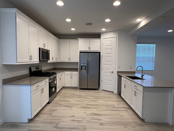 5th image of 16737 W Chama Dr