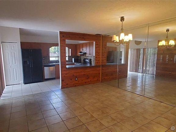 3rd image of 618 Commodore Dr #217