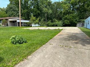 199 N Orchard Cir, Blanchester, OH 45107