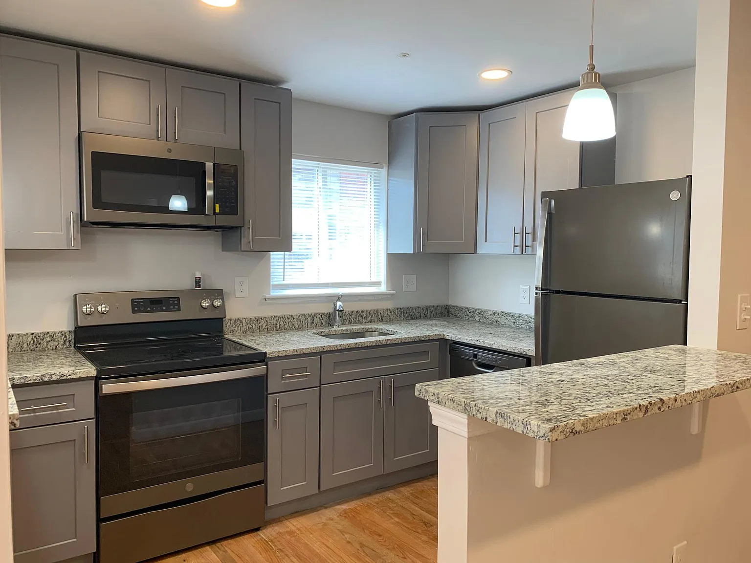 Reed Street Apartments — Photo 2