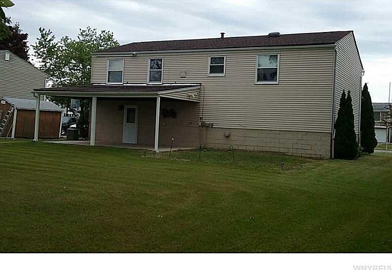 2nd image of 224 Laurie Ln