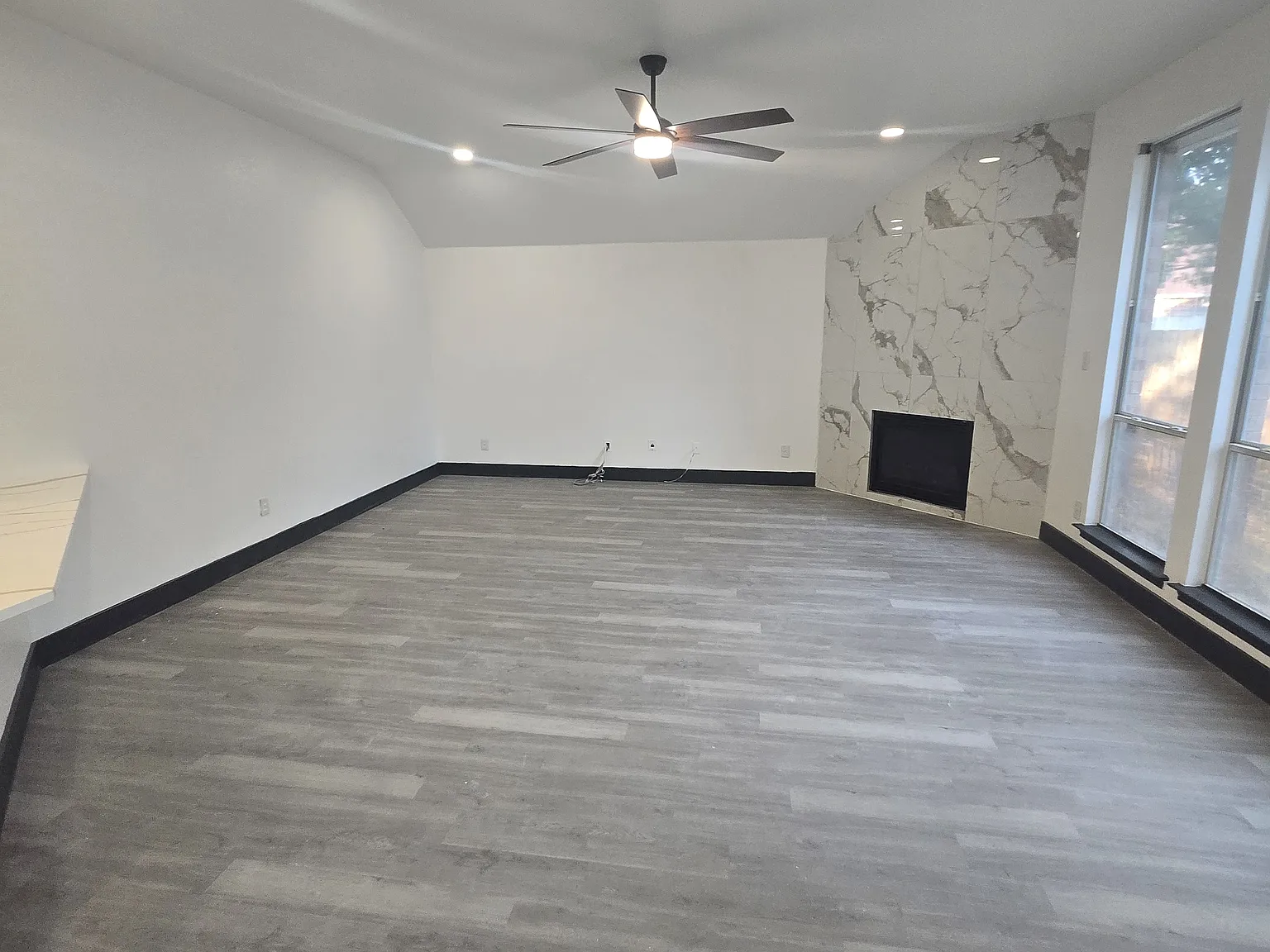 4 bed, 2474 sqft, $3,400 — Photo 2