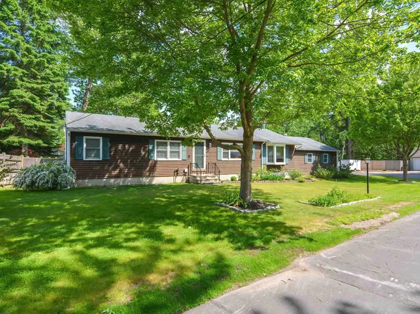 16 Ayer Circle, Seabrook, NH 03874