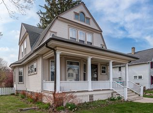 129 S Madison Ave, Port Washington, WI 53074
