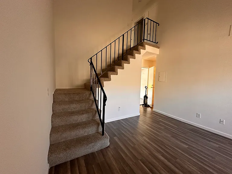 Entry Way /Living Room