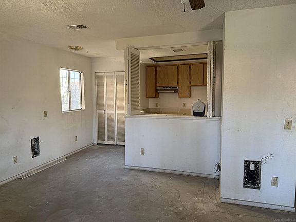 5th image of 867 W San Ysidro Blvd Unit 5