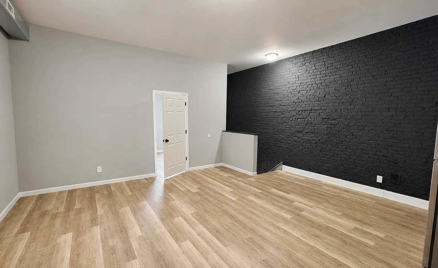 3 bed, 1200 sqft, $950 — Photo 4