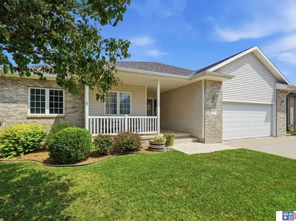 2200 Manitou Dr, Lincoln, NE 68521