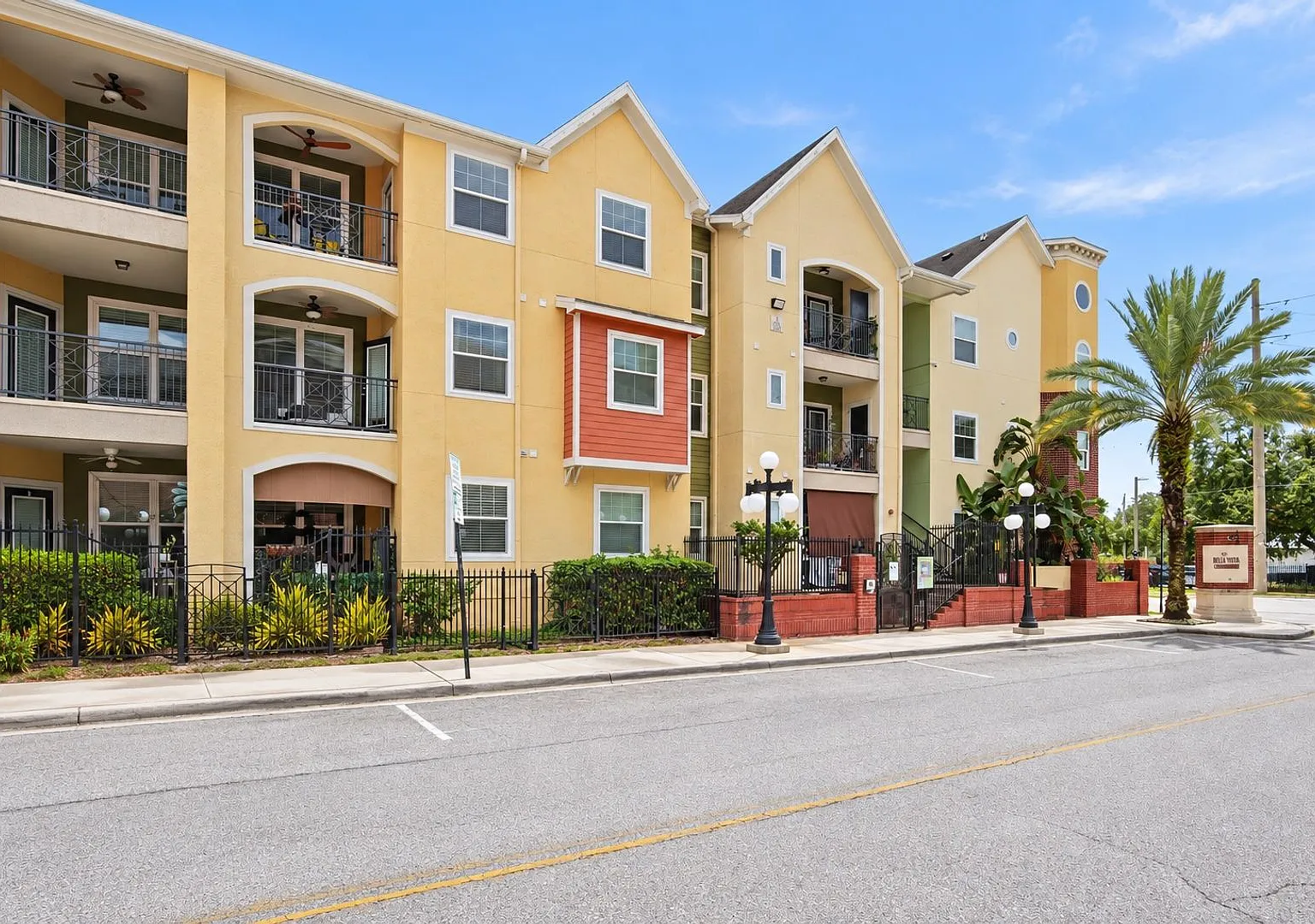 Beautifully Remodeled 1-Bedroom Condo in the Heart of Ybor City! — Photo 1