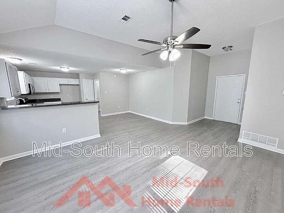 4th image of 4381 Pecan Creek Cir S
