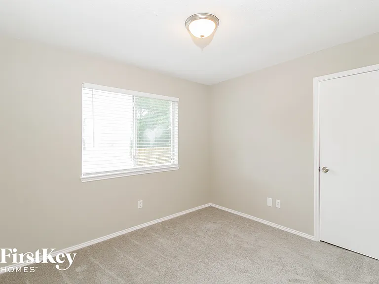 6413 Riverwater Trl — Photo 9