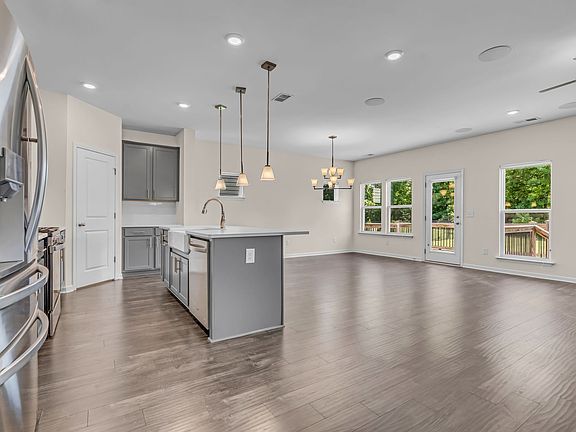 2nd image of 633 Castle Rd