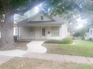 406 N Pine St, Pratt, KS 67124