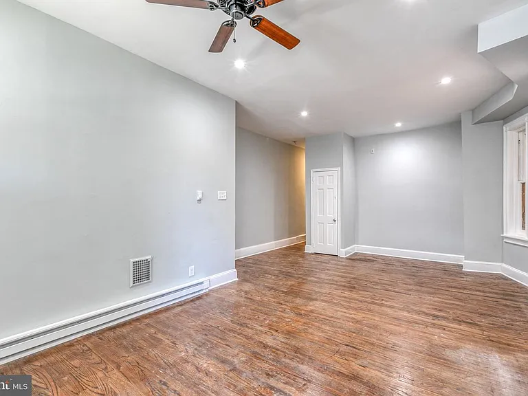 5009 Catherine St #1 — Photo 14