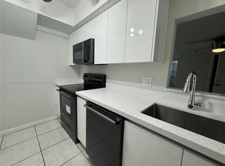 1060 Crystal Lake Dr APT 201, Pompano Beach, FL 33064