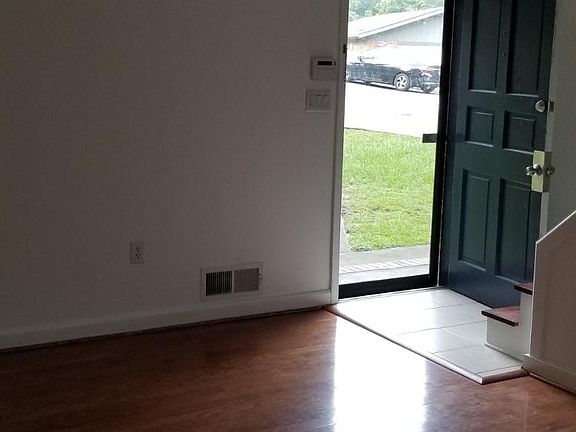 4th image of 1067 Oakland Ave SE APT D