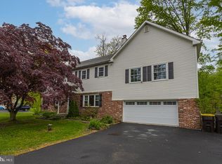 690 Honora St, Warrington, PA 18976