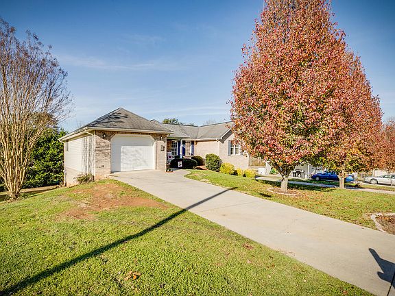 2nd image of 502 Old Village Ct