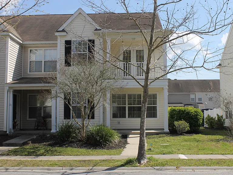423 Lake Park Way — Photo 3