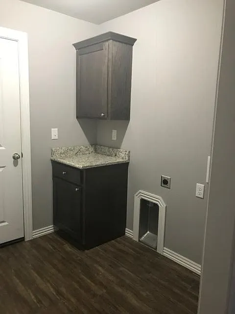 3 bed, 1200 sqft, $1,400 — Photo 2