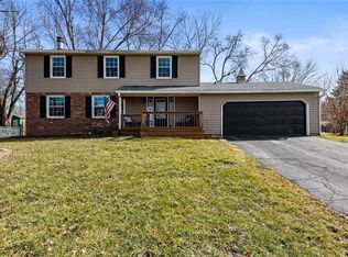 701 Meadowview Ln, Greenwood, IN