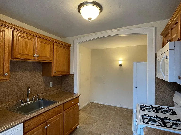 1170 Kenmore Ave #4 — Photo 20
