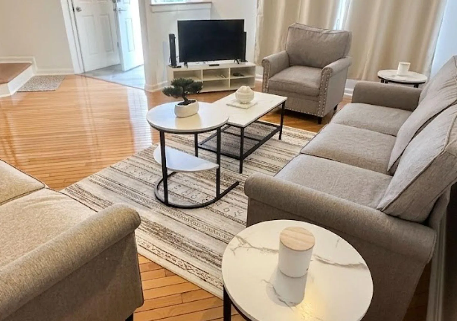 4 bed, 3.5 bath, 1280 sqft, $1,442 — Photo 3