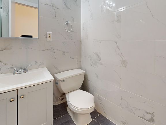 5th image of 234 E 106th St APT 5A