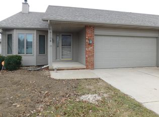 4104 McGregor Ln, Springfield, IL 62711