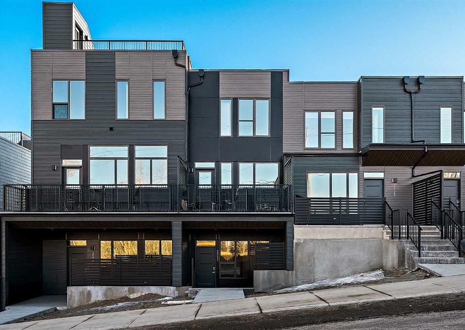 1st image of 2527 N Sovereign Cres SW