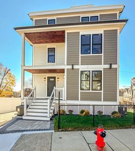 469 Washington Ave, Chelsea, MA, 02150