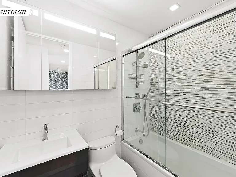393 W 49th St #3B — Photo 4