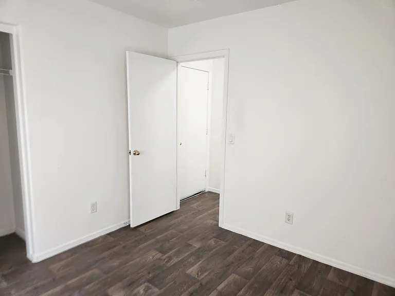 12574 W Lisbon Ln — Photo 18