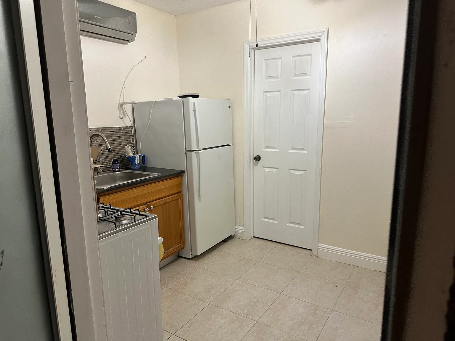 2 bed, 800 sqft, $1,650 — Photo 1