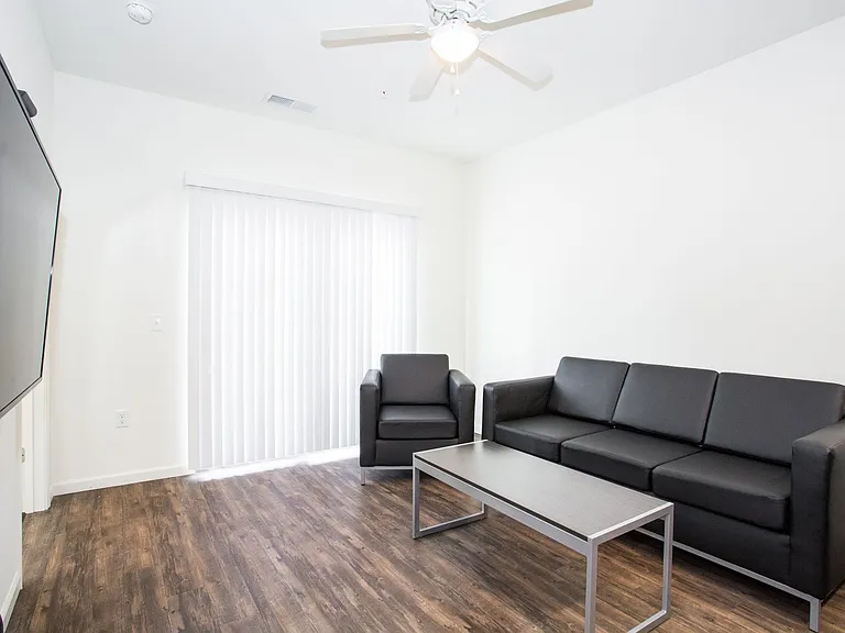 106 E Armory Ave #304 — Photo 2